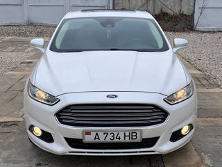 Ford Fusion foto 2