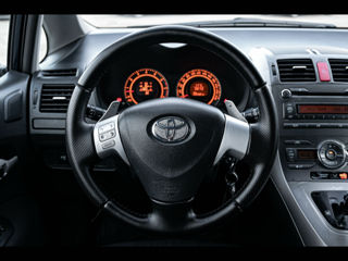 Toyota Auris foto 8