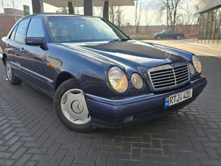 Mercedes E-Class foto 8