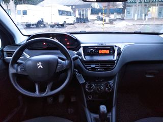 Peugeot 208 foto 5