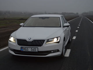 Skoda Superb foto 3