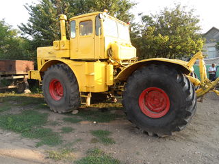 Tractor k-701,700A,plug pln 8-40,8-35,8-45(vechi),БДШ 8.2,plug plantaj(навесной и прицепной).Urgent.