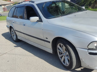 BMW 5 Series foto 4