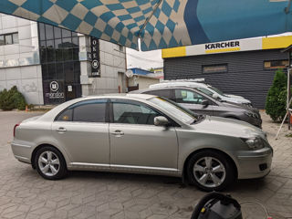 Toyota Avensis foto 9