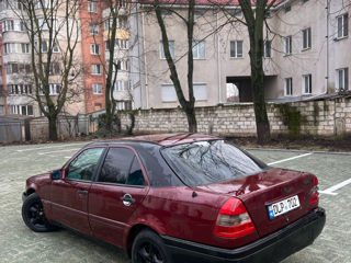 Mercedes C-Class foto 4