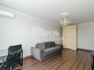 Apartament cu 2 camere, 70 m², Centru, Chișinău foto 2