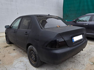 Mitsubishi Lancer foto 3