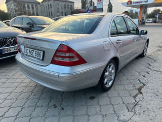 Mercedes C-Class foto 5