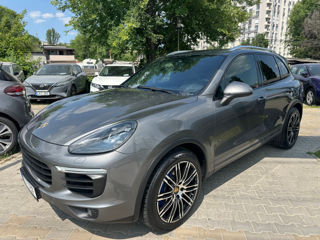 Porsche Cayenne фото 0