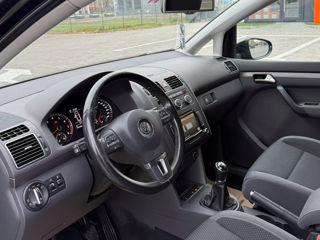 Volkswagen Touran foto 9