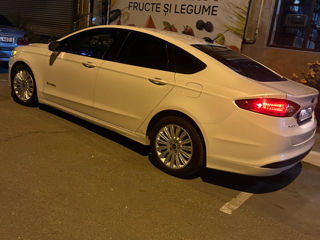 Ford Fusion foto 5