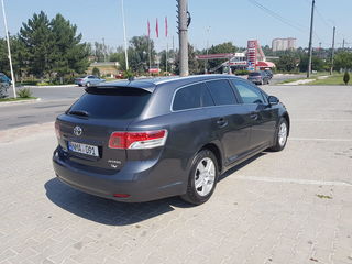 Toyota Avensis foto 3