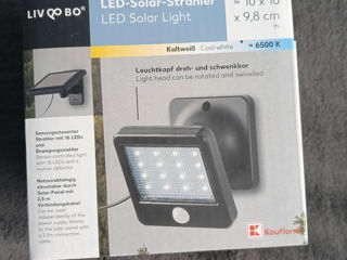 Lampă led cu panou solar și cablu de 2.5 m