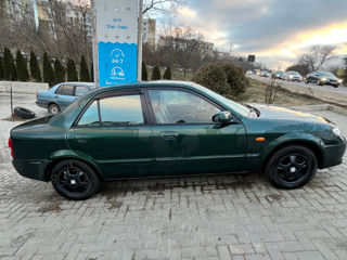 Mazda 323 foto 2