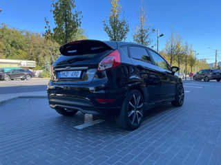 Ford Fiesta foto 6