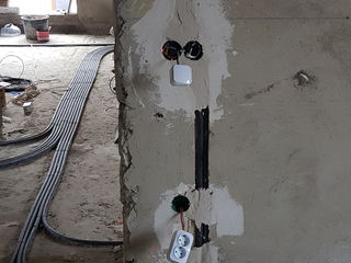 //Electrician instalator foto 5
