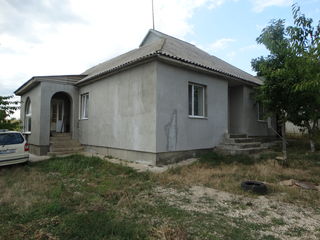 Se vinde casă cu 2 nivele, 150 m2+ 10 ar, s.Costești, raionul Ialoveni! foto 1