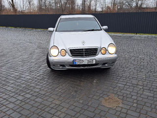 Mercedes E-Class foto 4