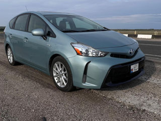 Toyota Prius v