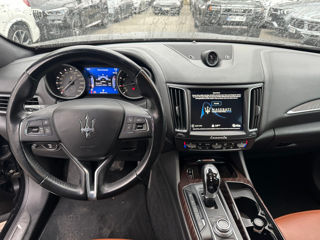 Maserati Levante foto 10