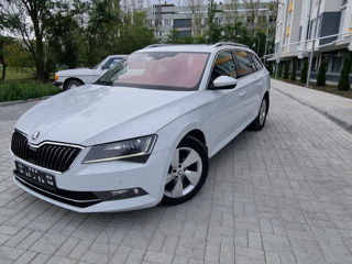 Skoda Superb foto 3