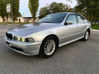 BMW 5 Series foto 1