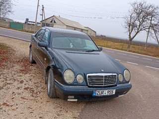 Mercedes E-Class foto 4