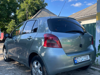 Toyota Yaris foto 3