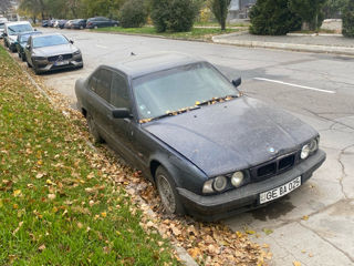 BMW 5 Series foto 2