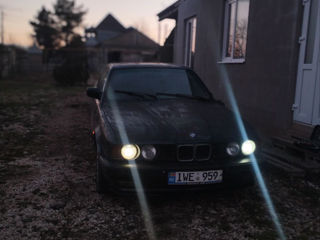 BMW 5 Series foto 2