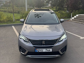 Peugeot 5008 foto 1