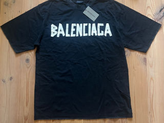 Balenciaga tee foto 1