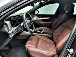 BMW 7 Series foto 8