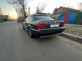 BMW 7 Series foto 3