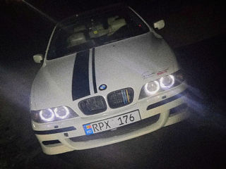 BMW 5 Series foto 6