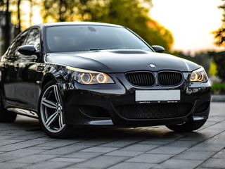 BMW 5 Series foto 1