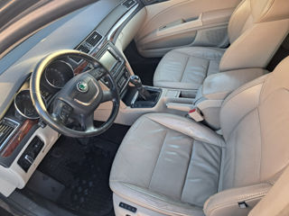 Skoda Superb foto 2