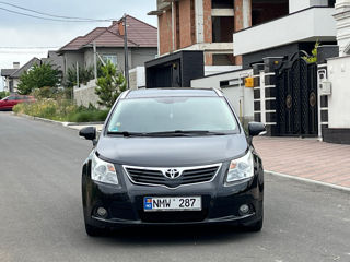 Toyota Avensis foto 2