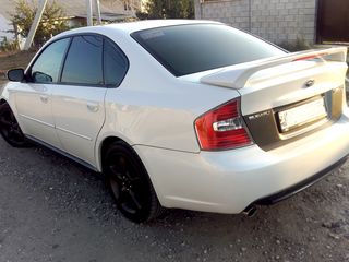 Subaru Legacy foto 4