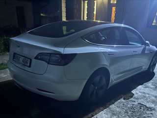 Tesla Model 3 foto 3