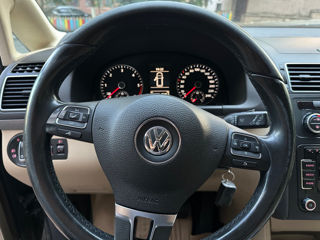 Volkswagen Touran foto 10