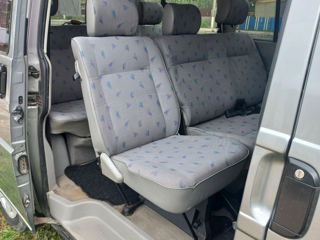 Volkswagen Caravelle foto 8