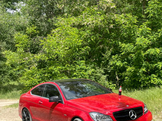 Mercedes C-Class Coupe foto 4