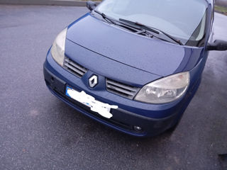 Renault Grand Scenic foto 2