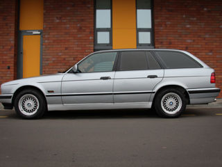 BMW 5 Series foto 5