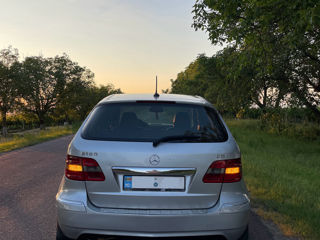 Mercedes B-Class foto 3