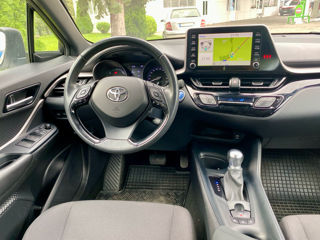 Toyota C-HR foto 9