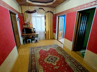Se vinde casă spațioasă situată la doar 10 km distanță de orașul  bălți ! foto 2