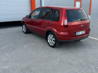 Ford Fusion foto 3