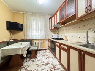 Apartament cu 2 camere, 55 m², Poșta Veche, Chișinău foto 5